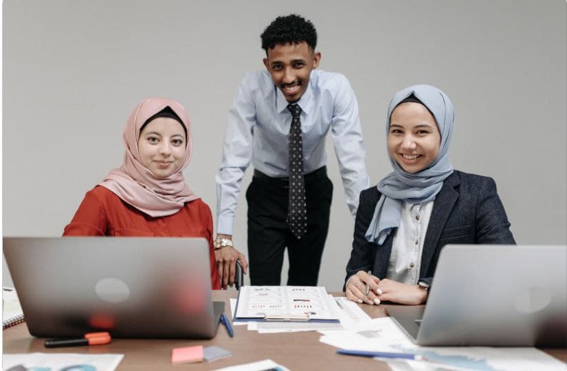 Arabic business women picture